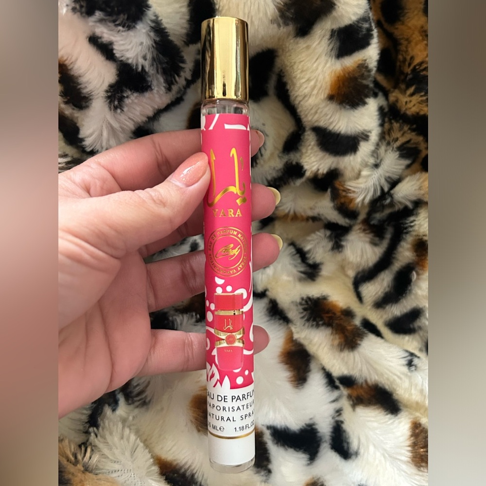 Yara Candy Eau De Parfum - Picture 2 of 3
